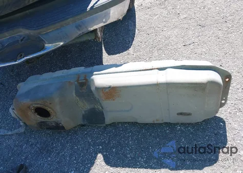 1998 Ford Explorer Eddie Bauer/Limited/Xlt from USA, damaged, VIN 1FMZU32P1WZC19718